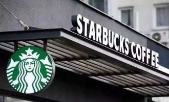 星巴克(NASDAQ:SBUX)提价不断，咖啡巨头走上苹果老路？